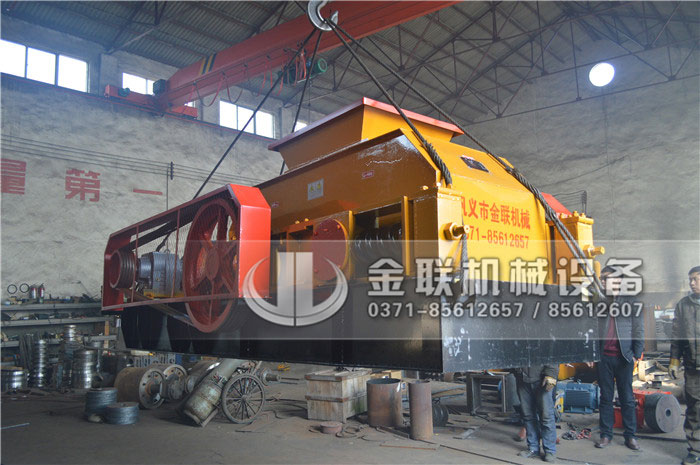 彈簧在對輥制砂機(jī)運(yùn)作過程中起到什么作用